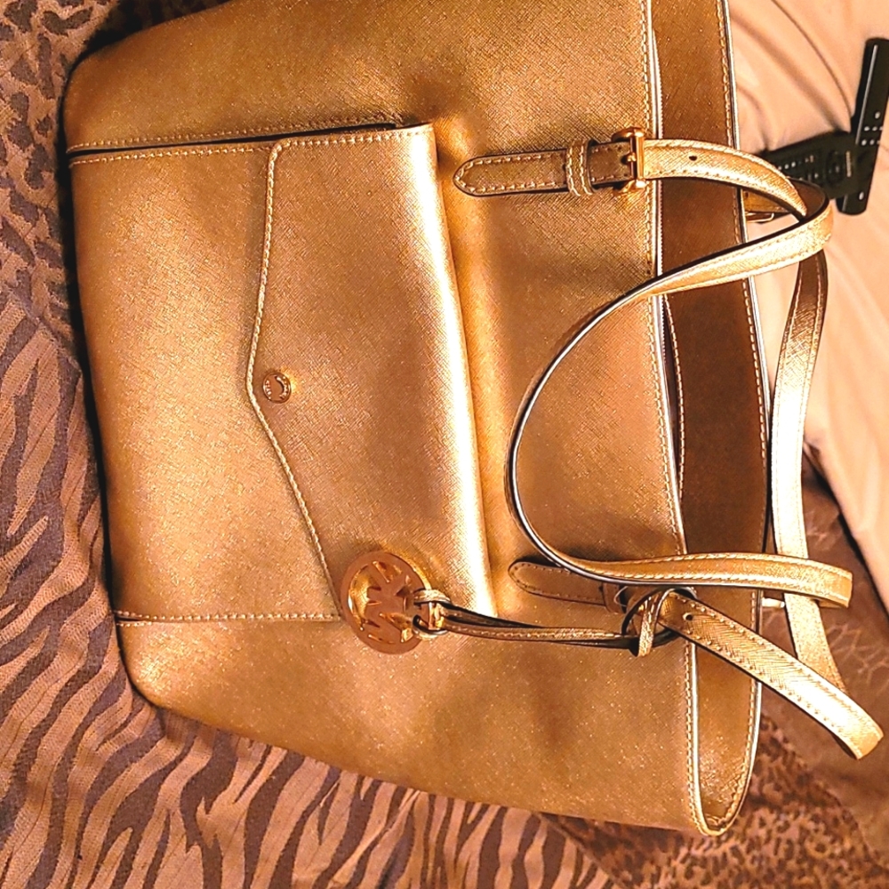 Michael Kors Large Handbag (Gold)